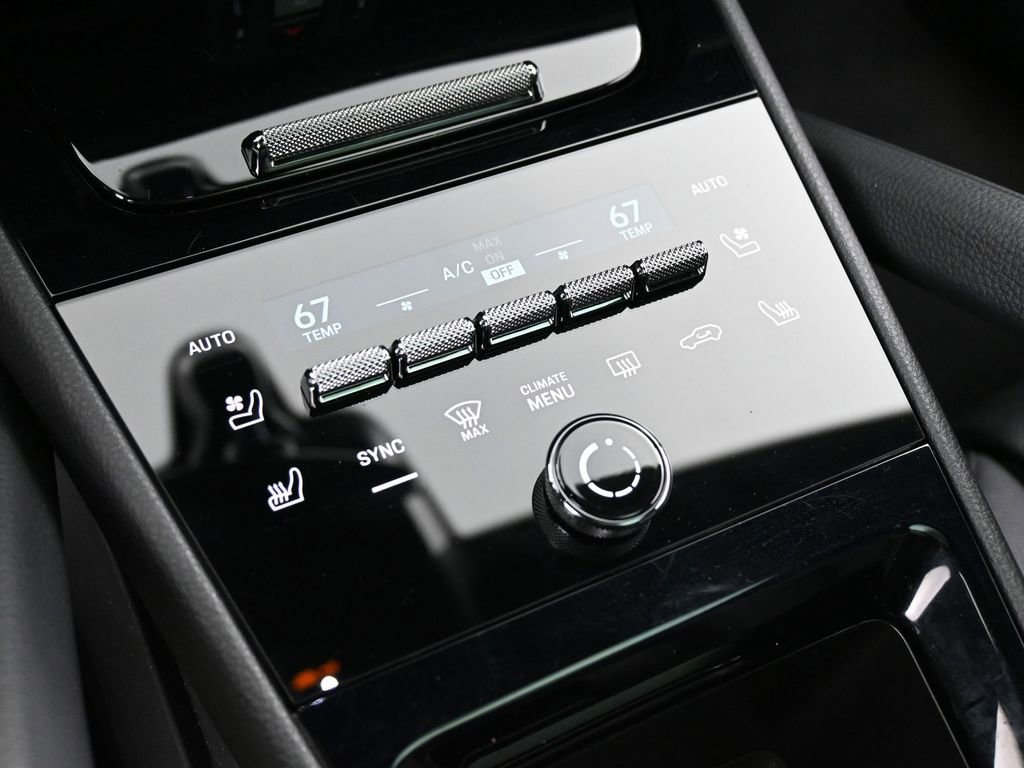 Certified 2025 Porsche Cayenne image 20