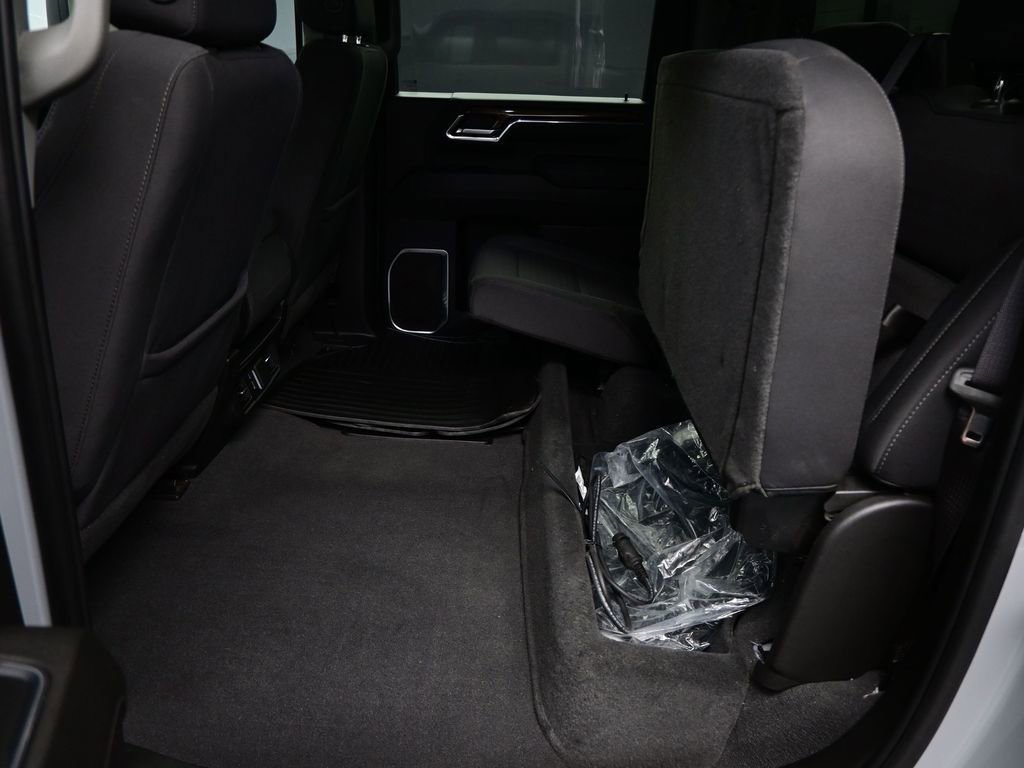 Used 2024 Chevrolet Silverado 2500 LT w/ Convenience Package image 32