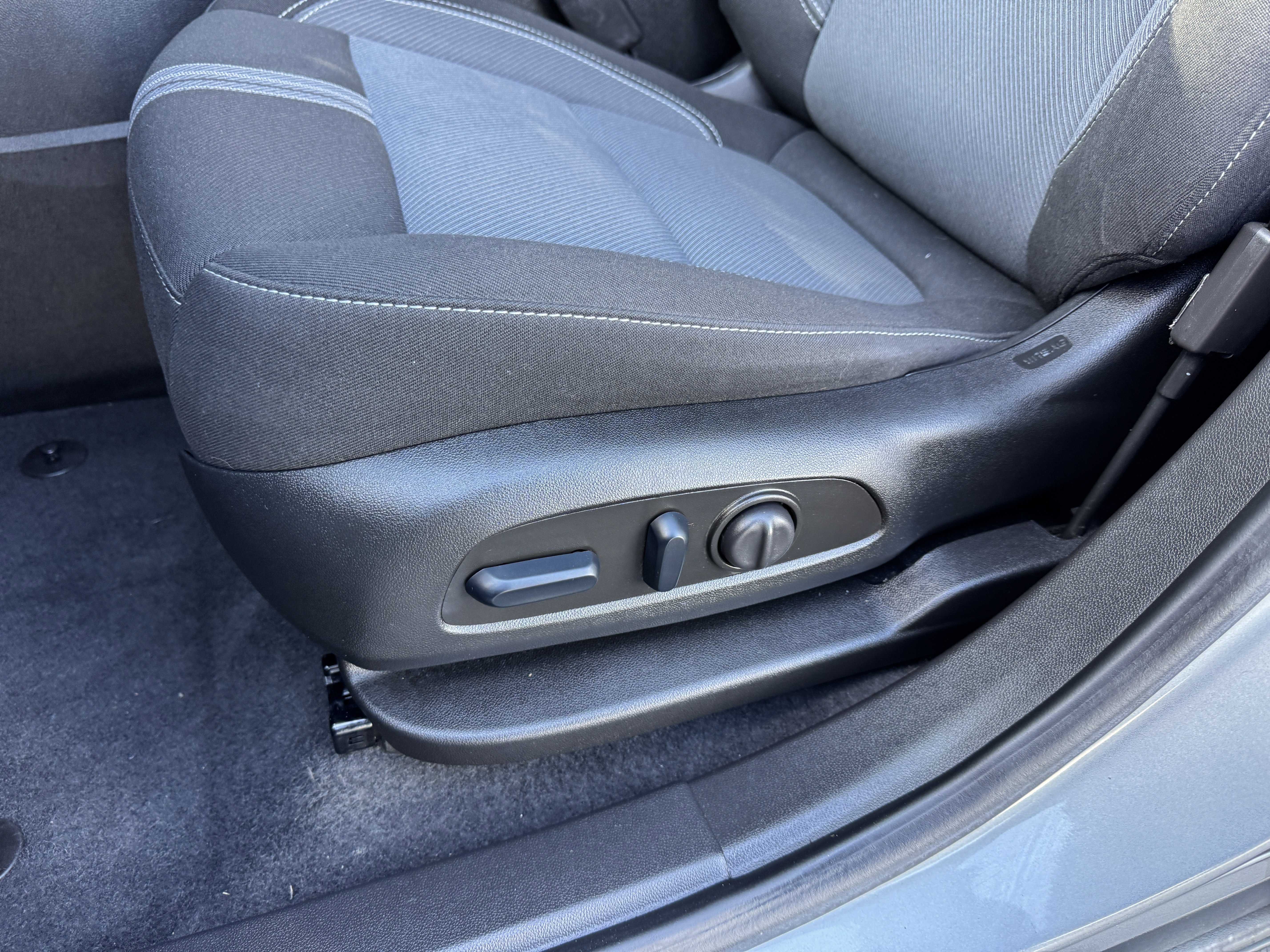 Used 2023 Chevrolet Blazer LT image 14