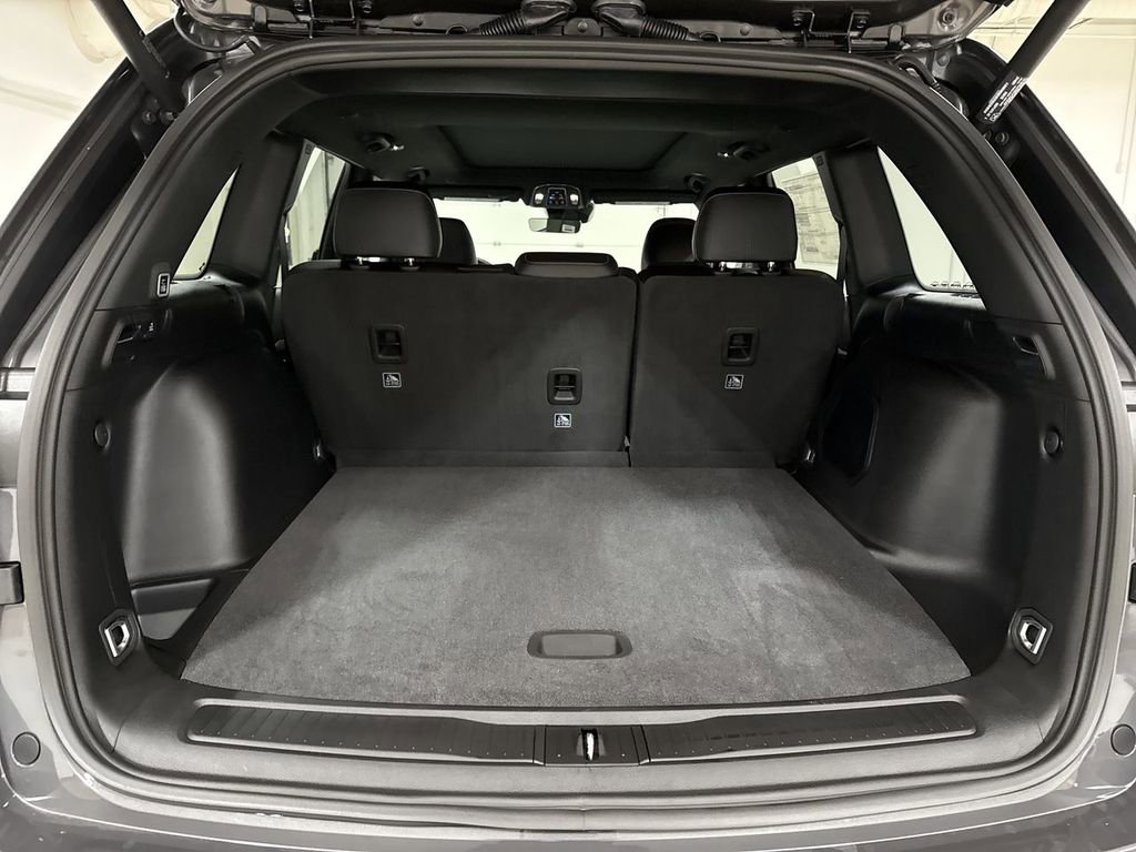 New 2026 Jeep Grand Cherokee Limited w/ Limited Altitude Package image 25