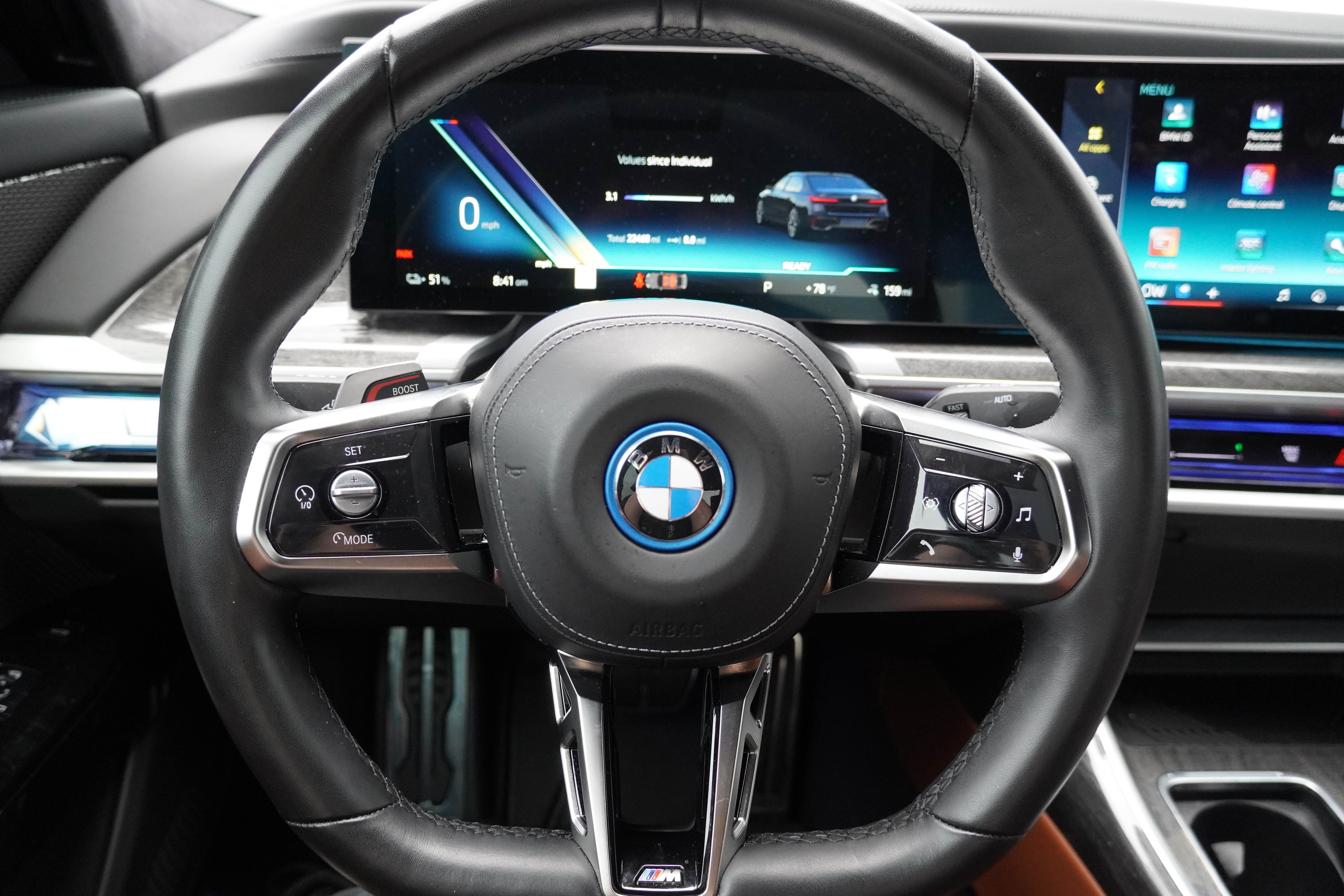 Used 2024 BMW i7 xDrive60 w/ Executive Package AWD/4WD image 18
