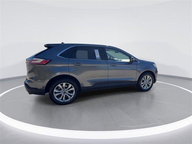Used 2024 Ford Edge Titanium image 9