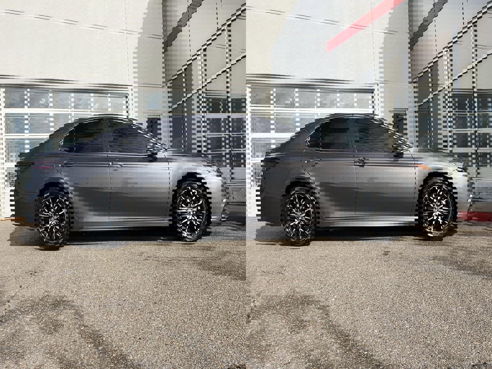 Used 2024 Toyota Camry SE image 17