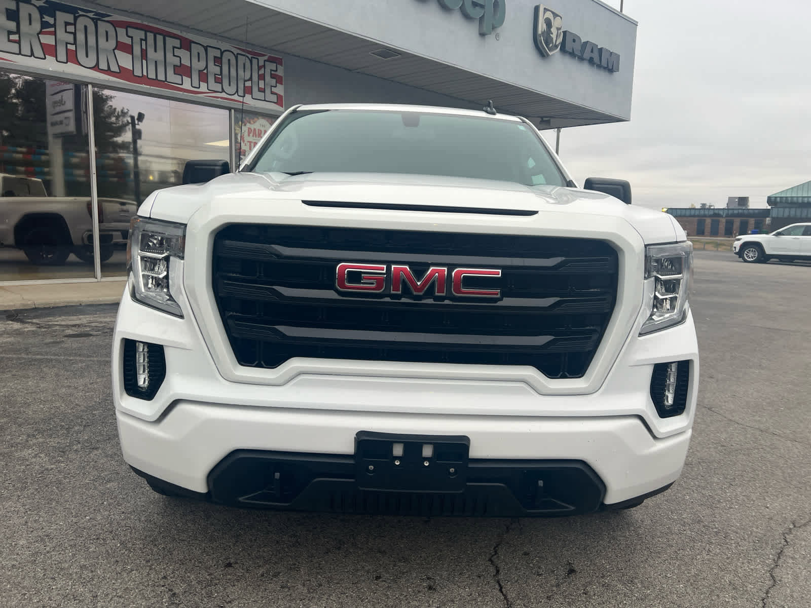 Used 2020 GMC Sierra 1500 Elevation w/ Elevation Value Package image 3