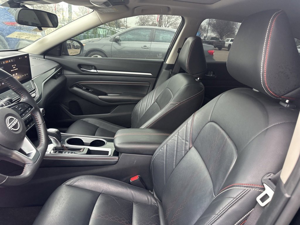 Used 2023 Nissan Altima 2.5 SR w/ SR Premium Package image 10