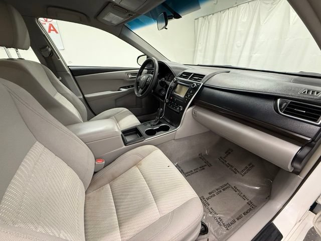 Used 2015 Toyota Camry LE FWD image 9