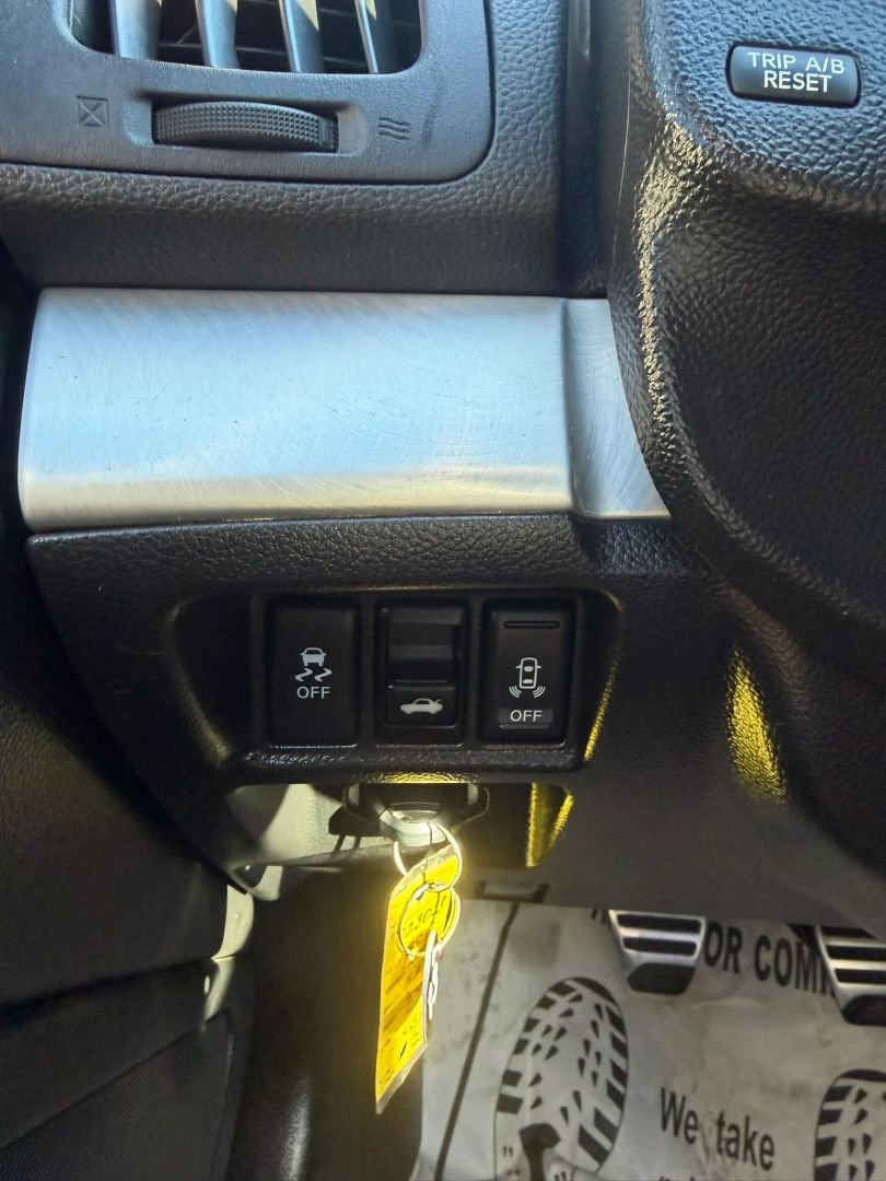 Used 2013 INFINITI G37 Sport image 26