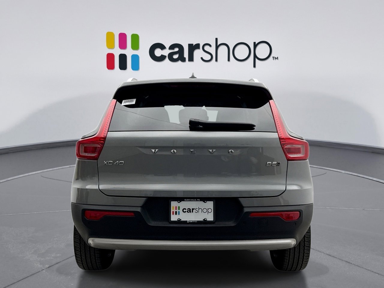 Used 2025 Volvo XC40 B5 Core image 4