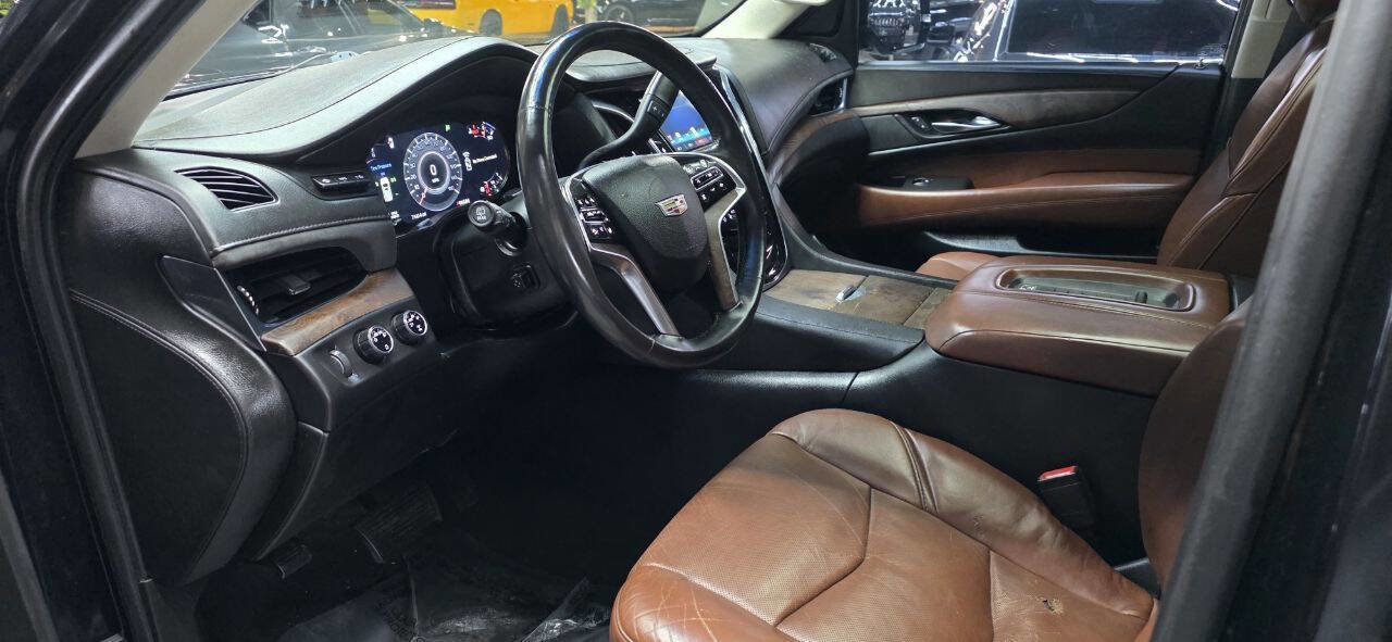 Used 2016 Cadillac Escalade Luxury image 17
