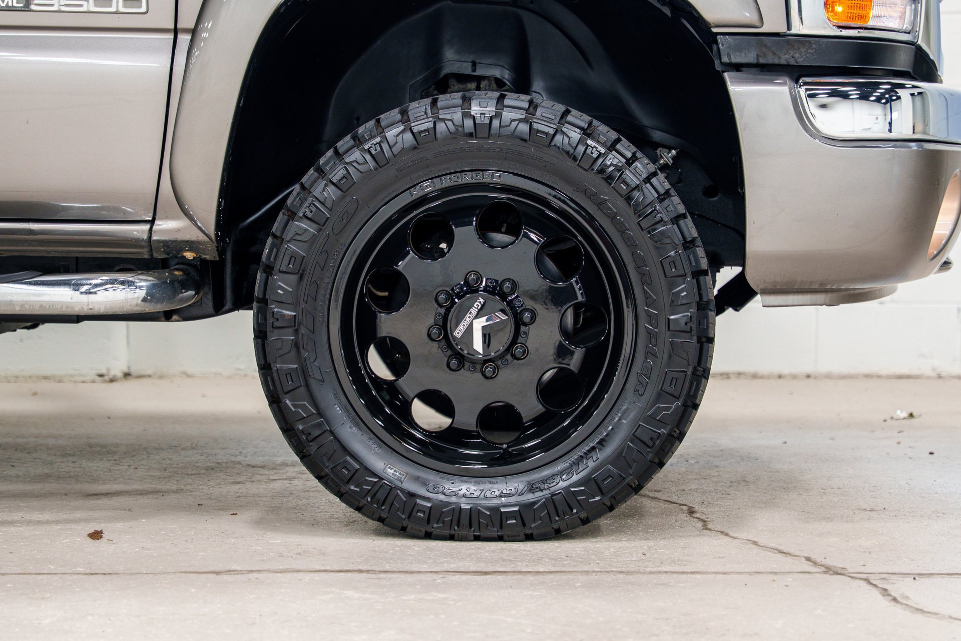Used 2007 GMC Sierra 3500 SLT w/ Heavy-Duty Power Package AWD/4WD image 19