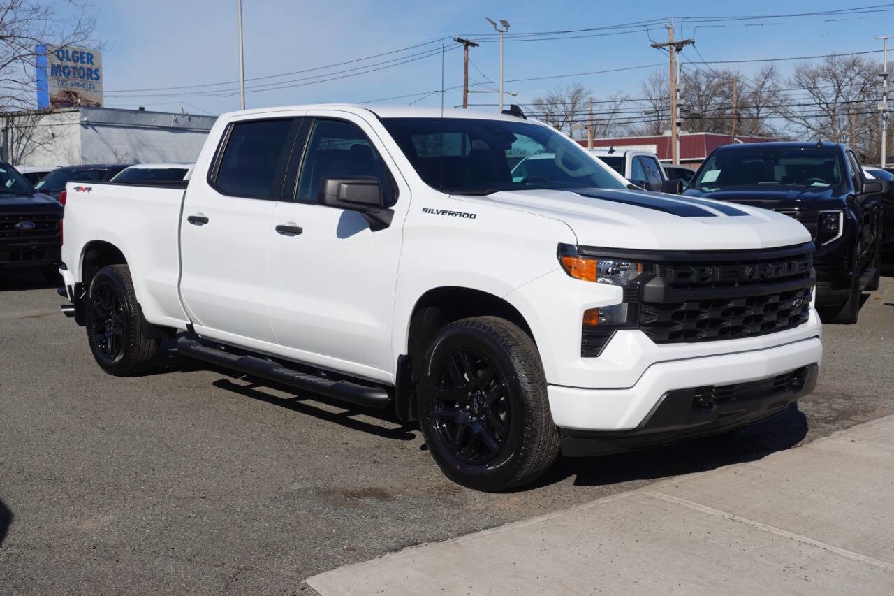 Used 2024 Chevrolet Silverado 1500 Custom w/ Rally Edition AWD/4WD image 5