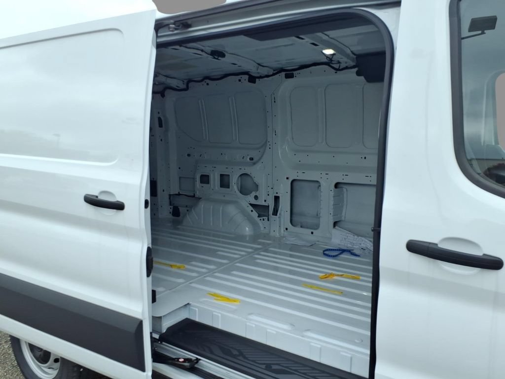 New 2026 Ford Transit 250 Low Roof RWD image 10