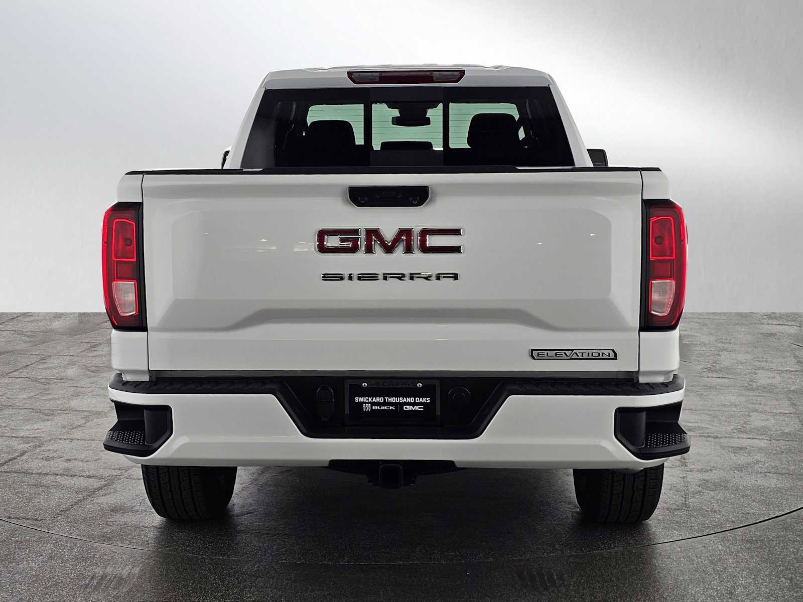 Used 2025 GMC Sierra 1500 Elevation w/ Preferred Package AWD/4WD image 4