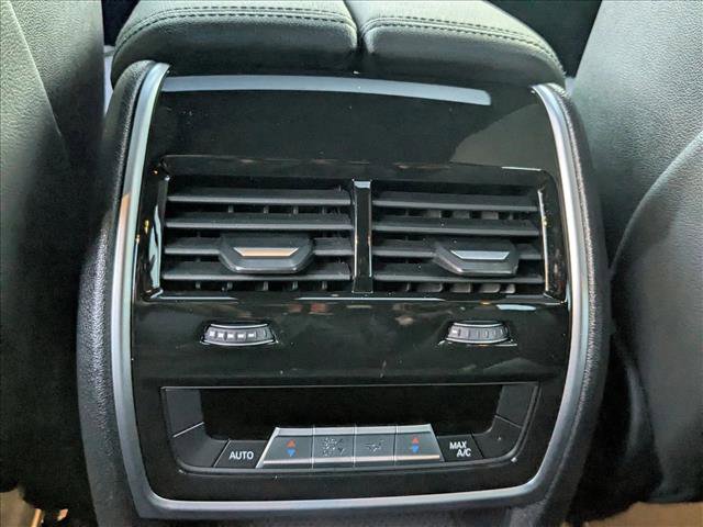 Used 2022 BMW X5 sDrive40i w/ Parking Assistance Package image 18