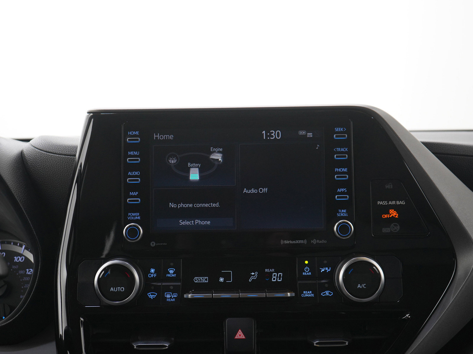 Used 2020 Toyota Highlander LE AWD/4WD image 16