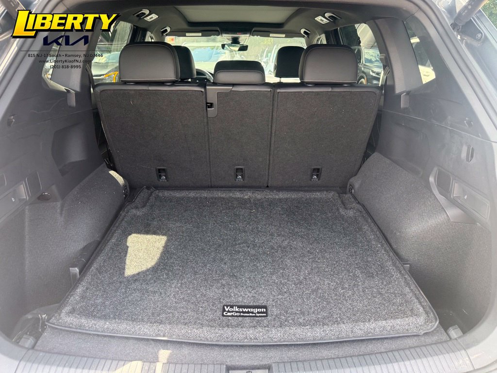 Used 2024 Volkswagen Tiguan SE R-Line AWD/4WD image 11