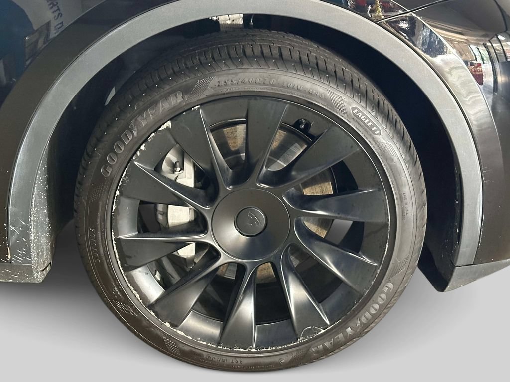 Used 2023 Tesla Model Y Long Range AWD/4WD image 17