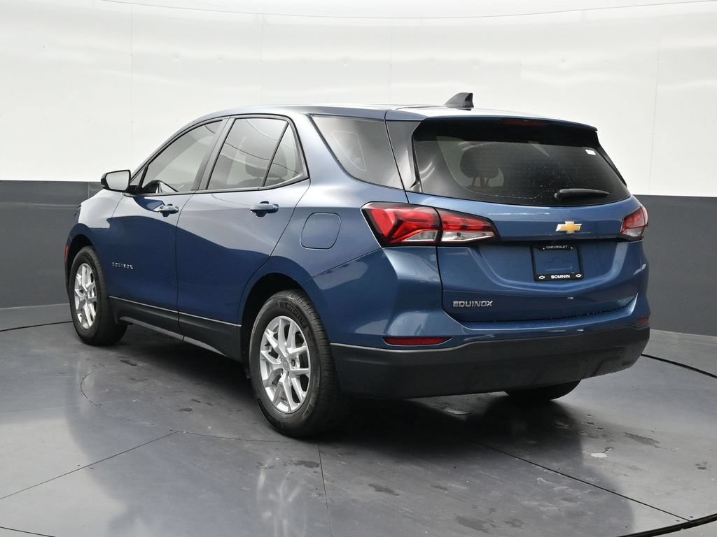 Used 2024 Chevrolet Equinox LS FWD image 3