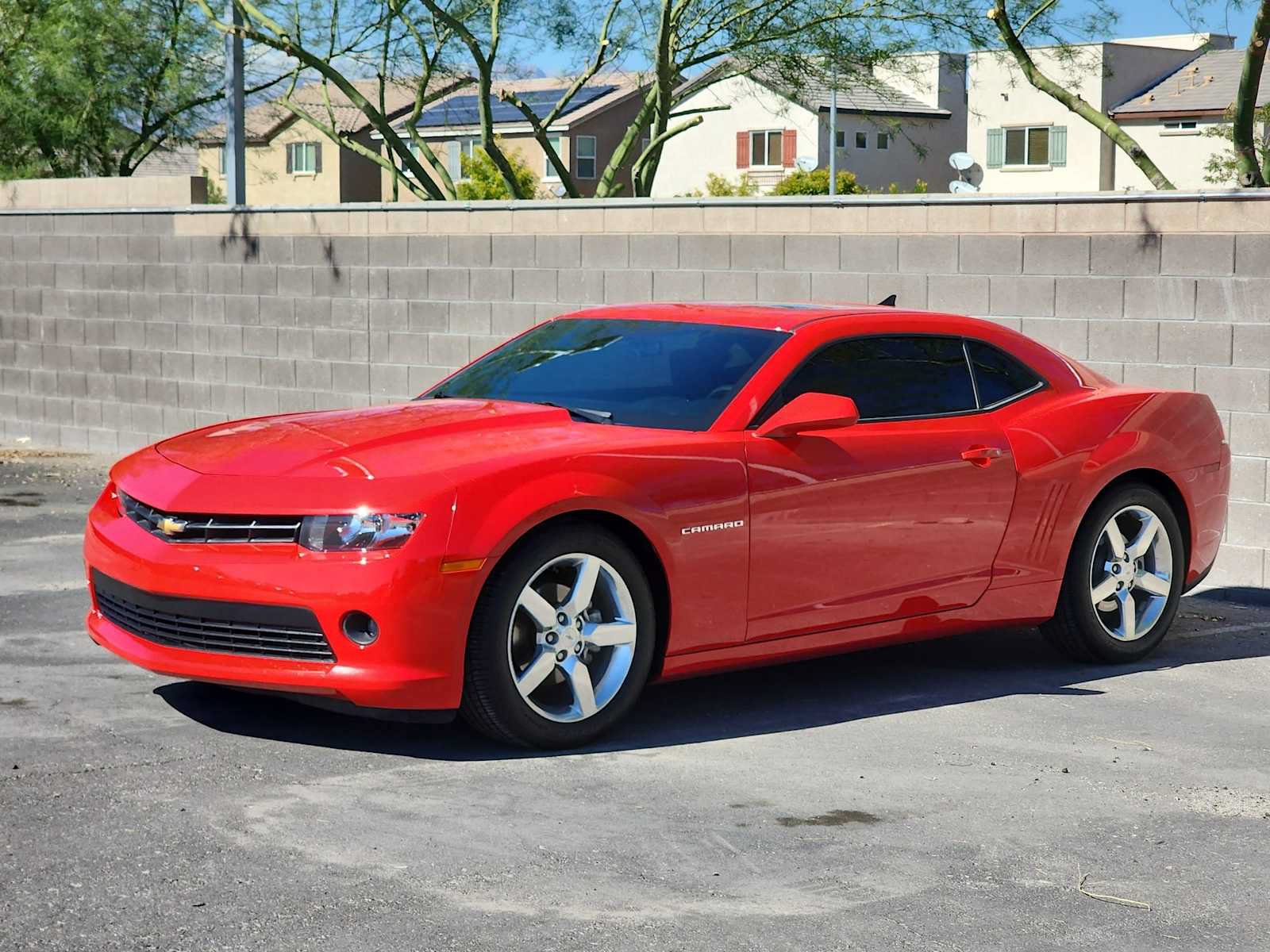Used 2015 Chevrolet Camaro LT w/ 1LT Preferred Package RWD image 4
