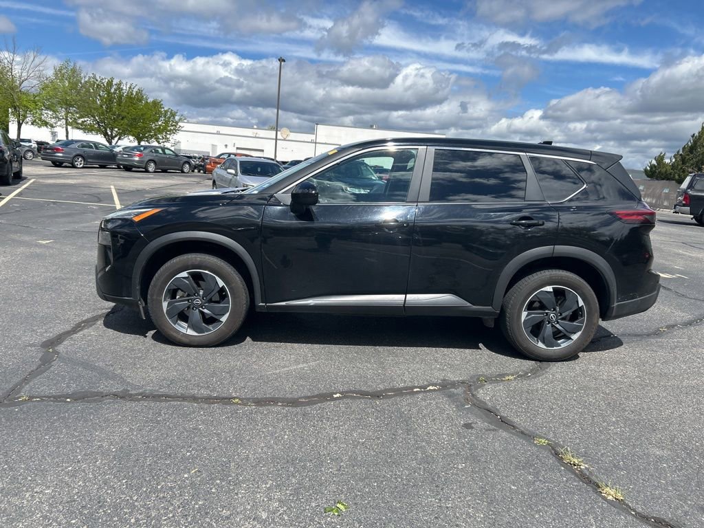Used 2024 Nissan Rogue SV AWD/4WD image 18
