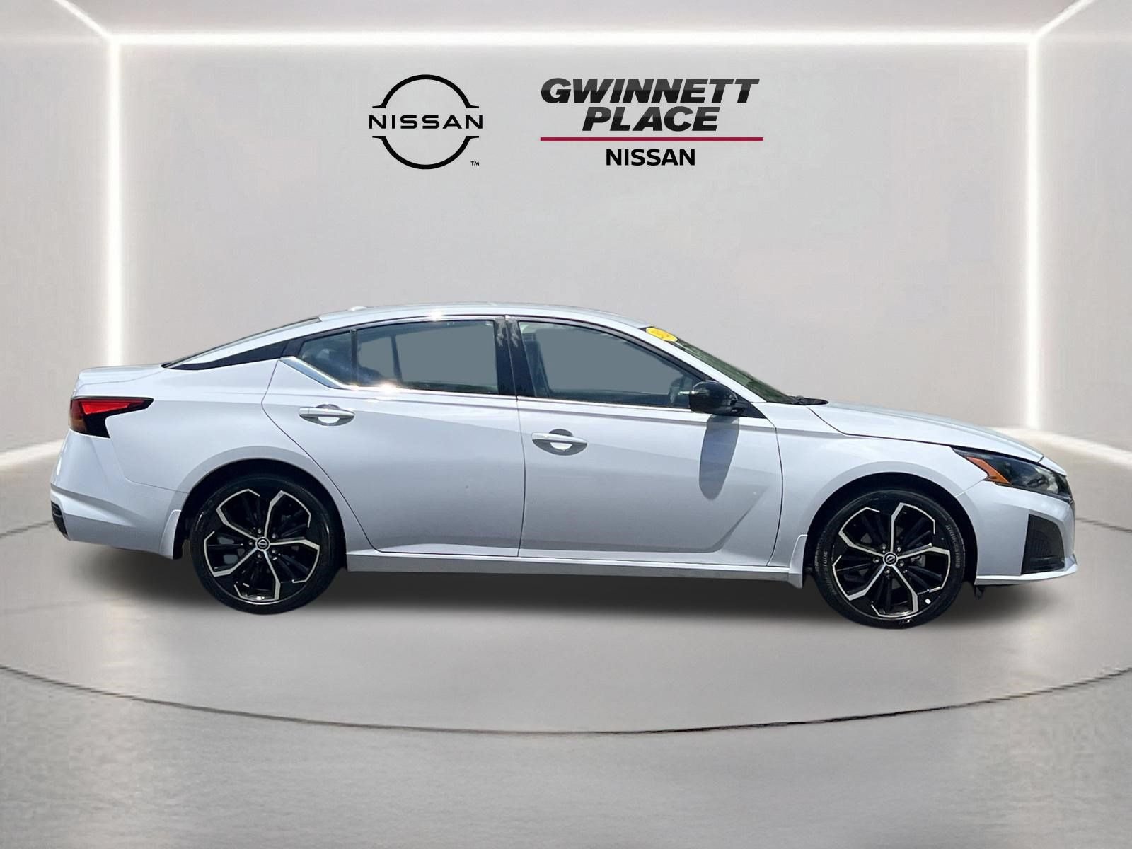 Used 2024 Nissan Altima 2.5 SR FWD image 25