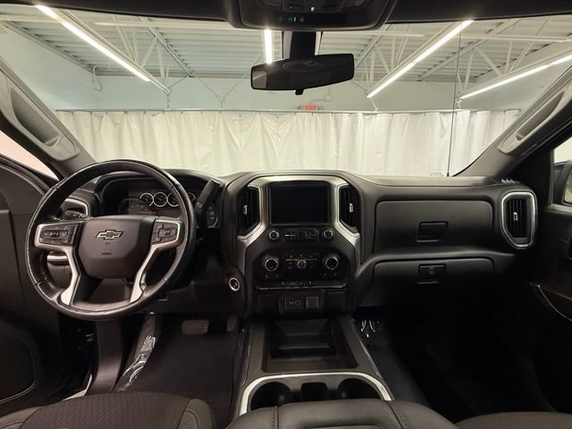 Used 2022 Chevrolet Silverado 1500 LT Trail Boss w/ Bed Protection Package AWD/4WD image 18