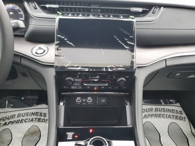 New 2025 Jeep Grand Cherokee Limited AWD/4WD image 21