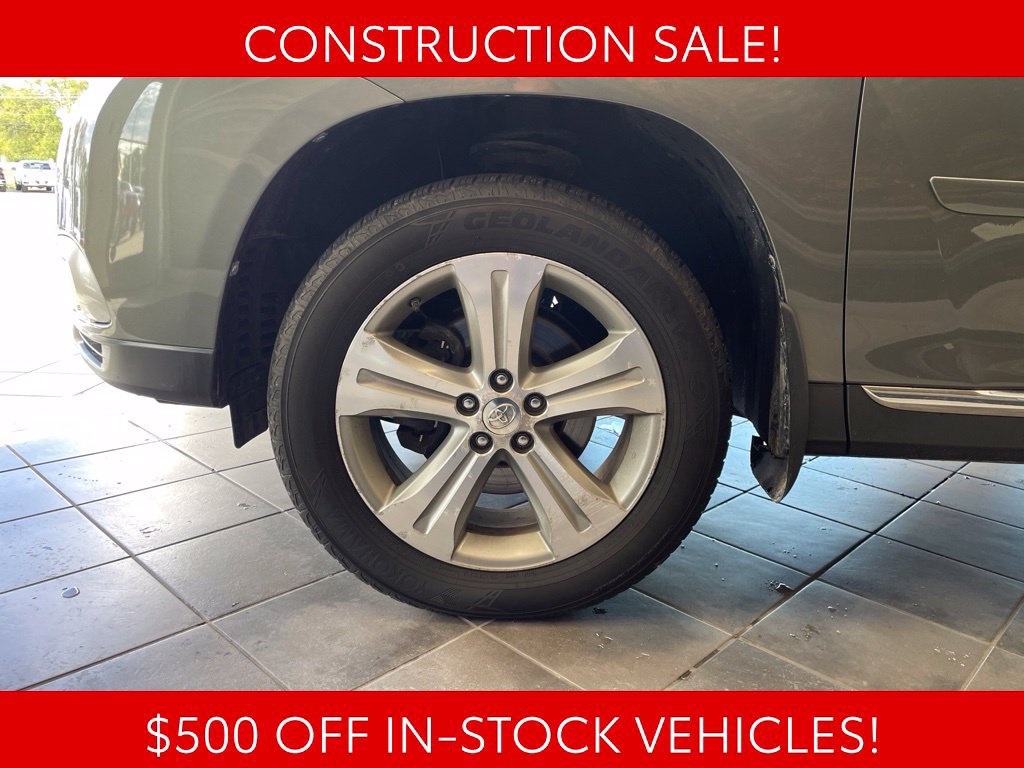 Used 2012 Toyota Highlander Limited w/ Tow Pkg AWD/4WD image 17
