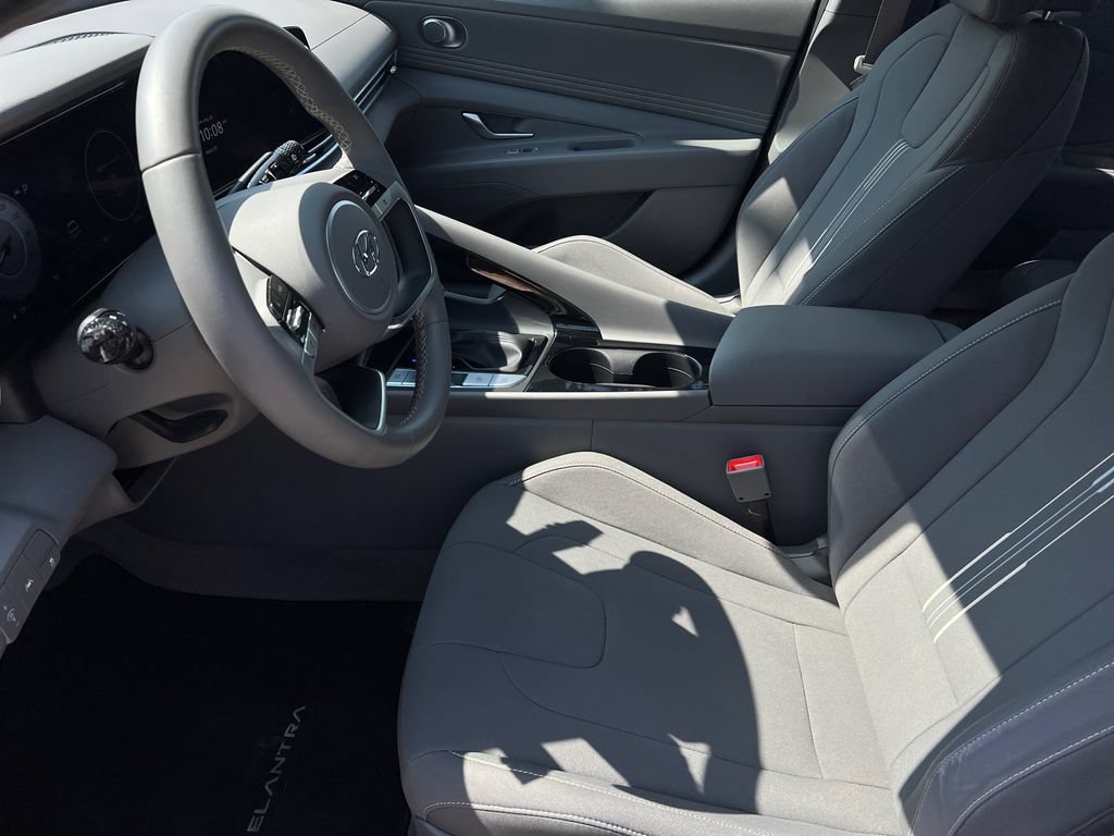 Certified 2023 Hyundai Elantra SEL w/ Convenience Package FWD image 17