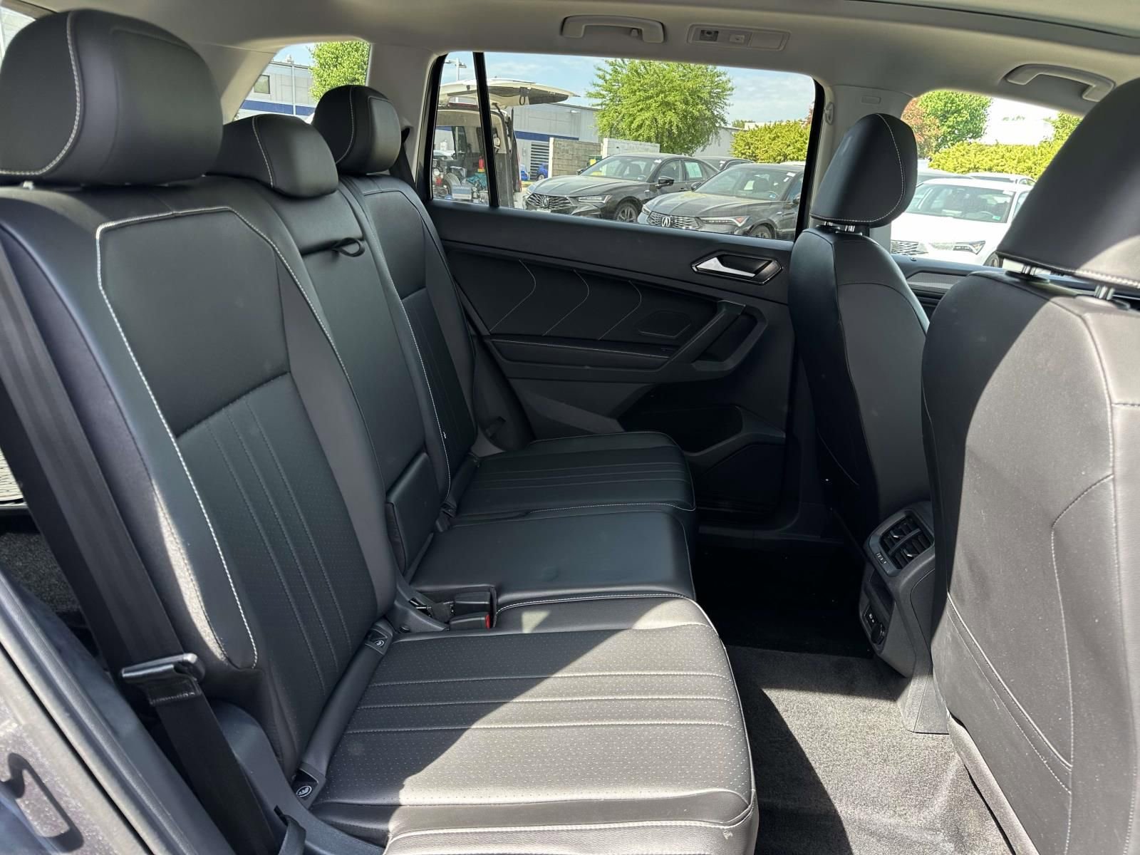 Certified 2024 Volkswagen Tiguan SE AWD/4WD image 11