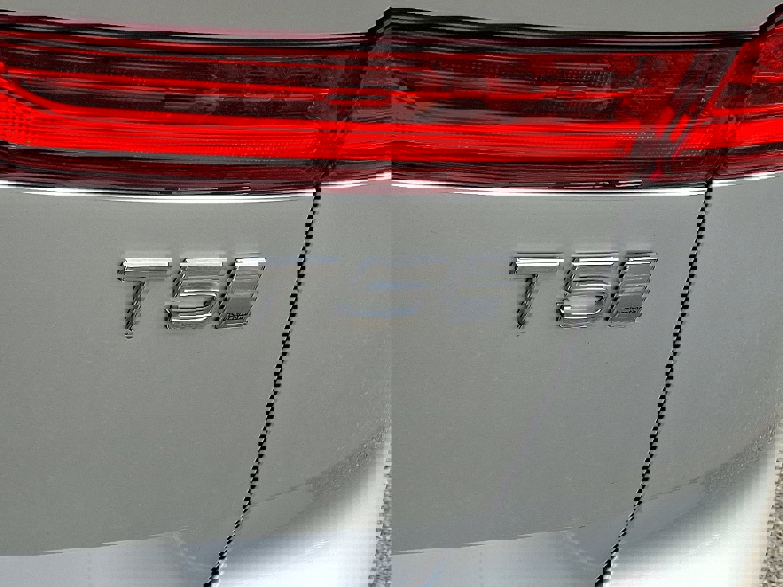 Used 2019 Volvo XC60 T5 Inscription w/ Protection Package Premier image 32