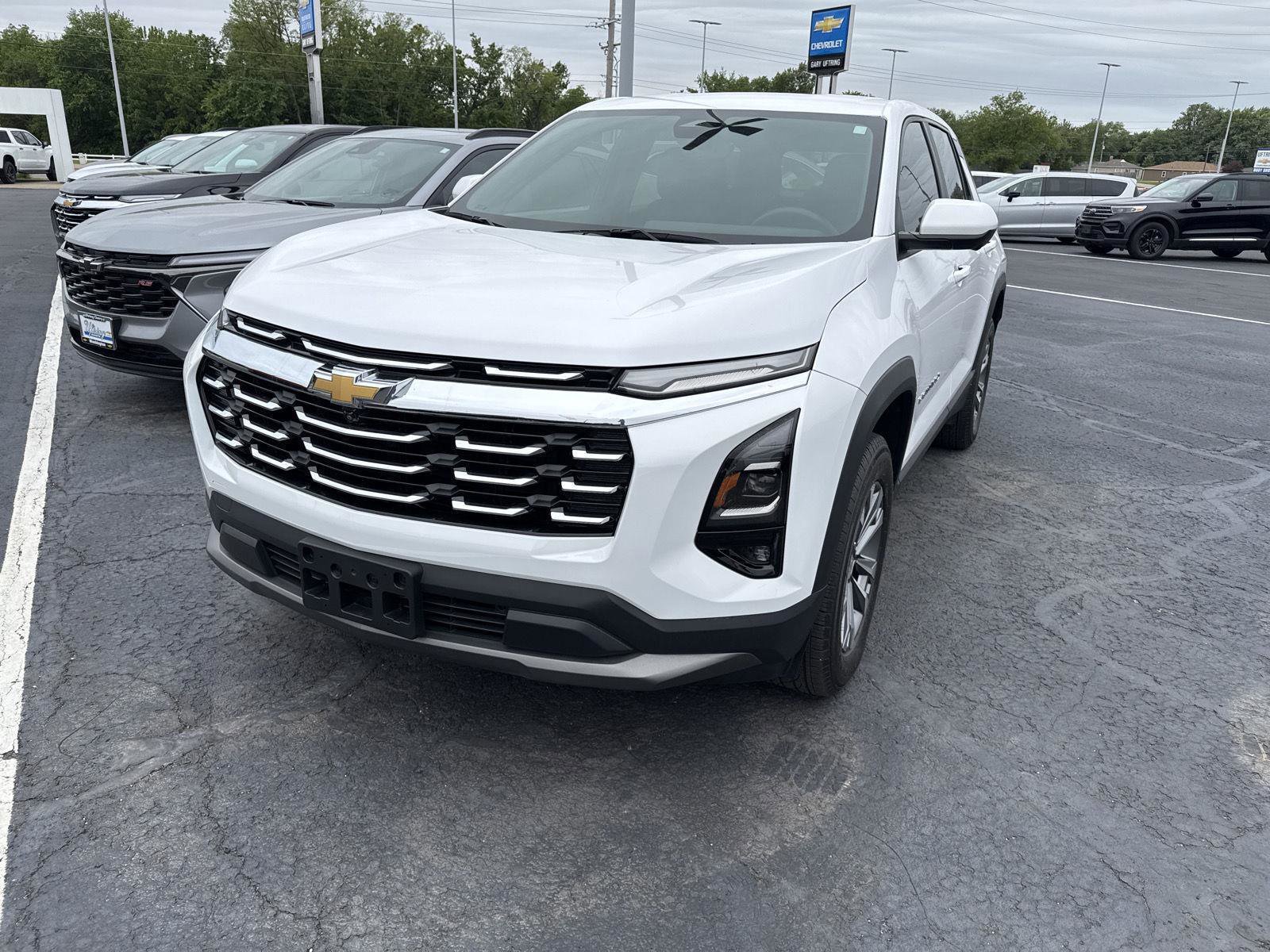 Used 2025 Chevrolet Equinox LT w/ Safety and Technology Package FWD image 6