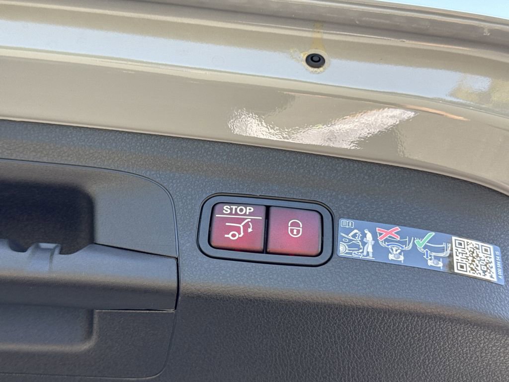 New 2026 Mercedes-Benz GLE 450 4MATIC image 17