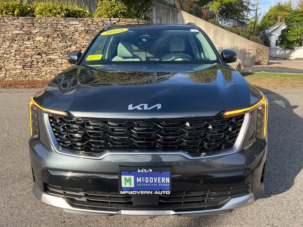 Certified 2025 Kia Sorento S image 8