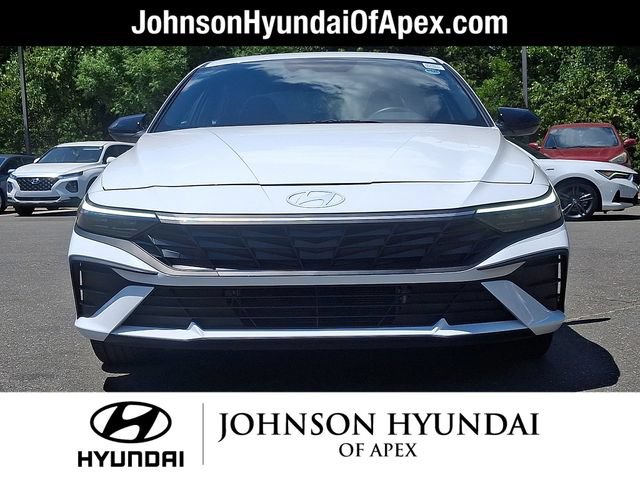 Certified 2025 Hyundai Elantra SEL FWD image 29