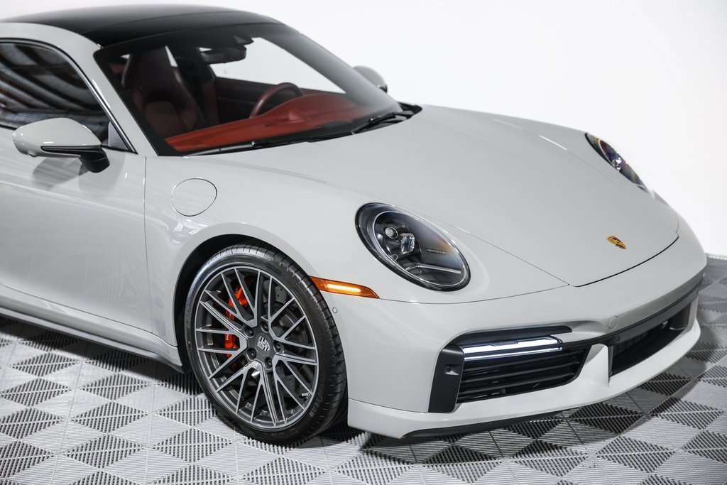 Used 2022 Porsche 911 Turbo image 5