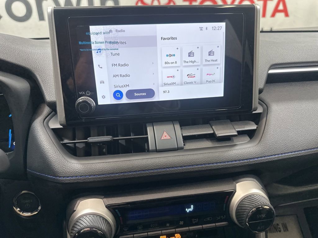 Used 2025 Toyota RAV4 SE image 27