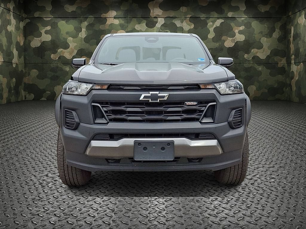 Used 2024 Chevrolet Colorado Trail Boss w/ Safety Package AWD/4WD image 1