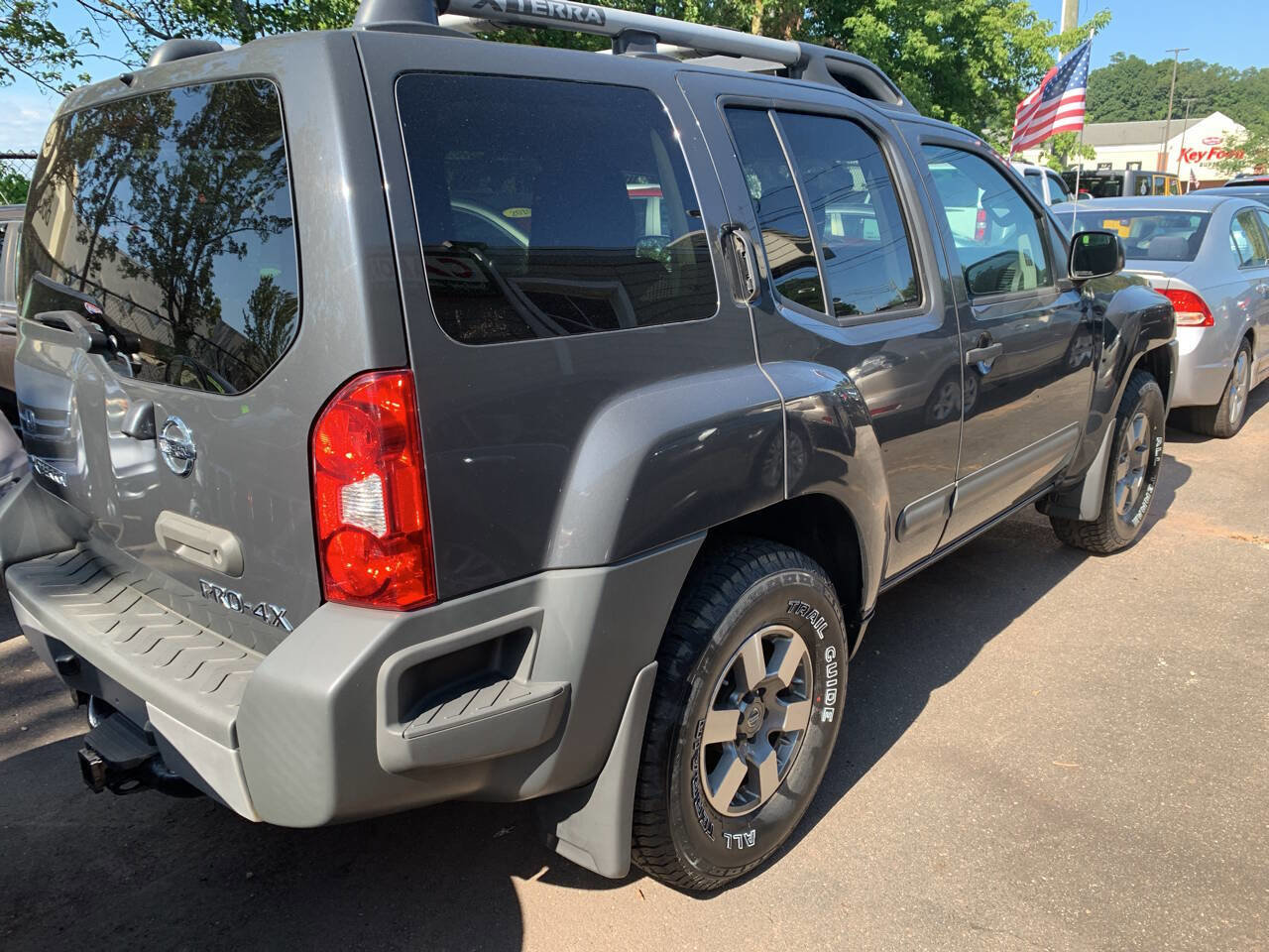 Used 2013 Nissan Xterra PRO-4X image 2