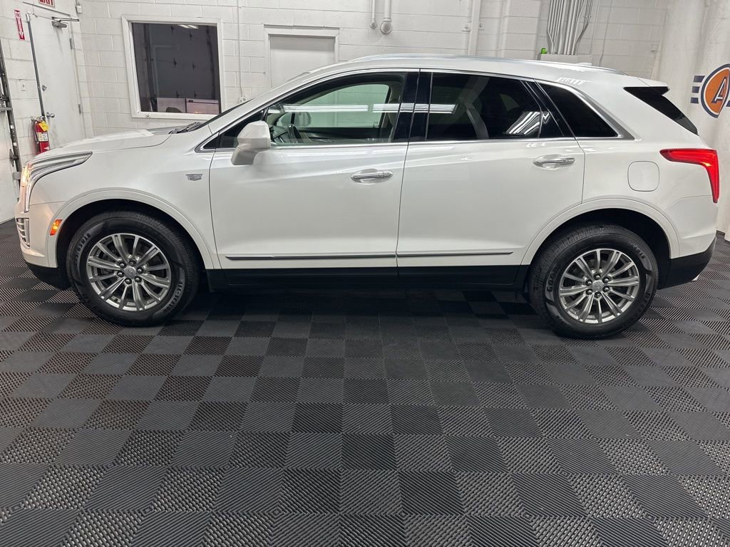 Used 2017 Cadillac XT5 Luxury w/ Driver Awareness Package image 6