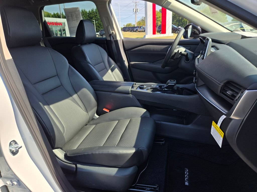 Certified 2026 Nissan Rogue Dark Armor AWD/4WD image 22