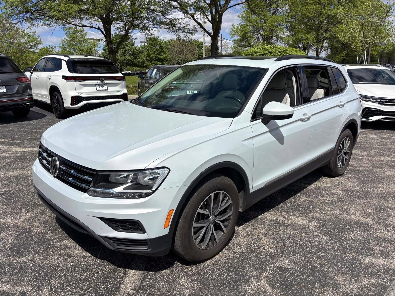 Used 2018 Volkswagen Tiguan SE w/ Panoramic Sunroof Package