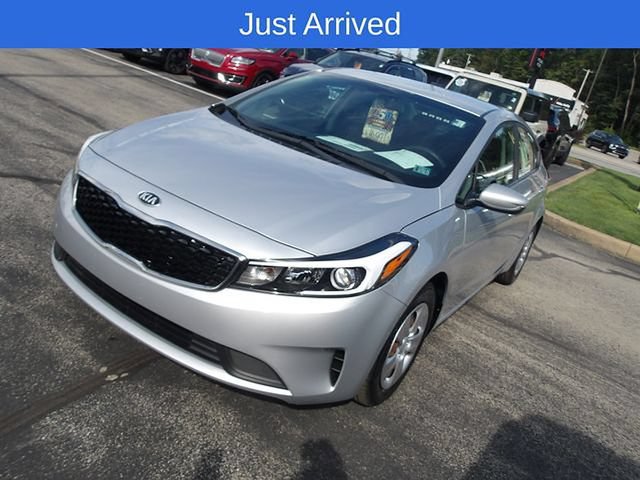 Used 2017 Kia Forte LX FWD image 3