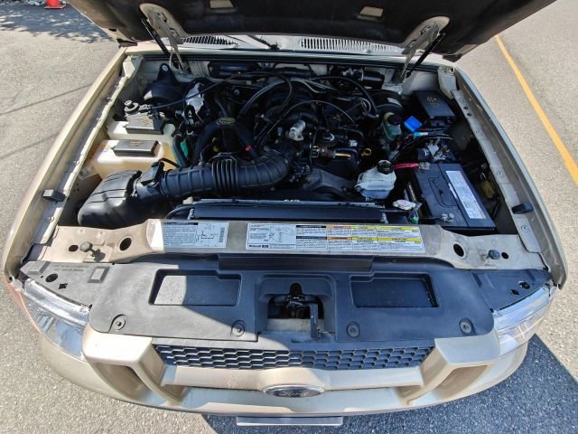 Used 2001 Ford Explorer Sport Trac 2WD image 27