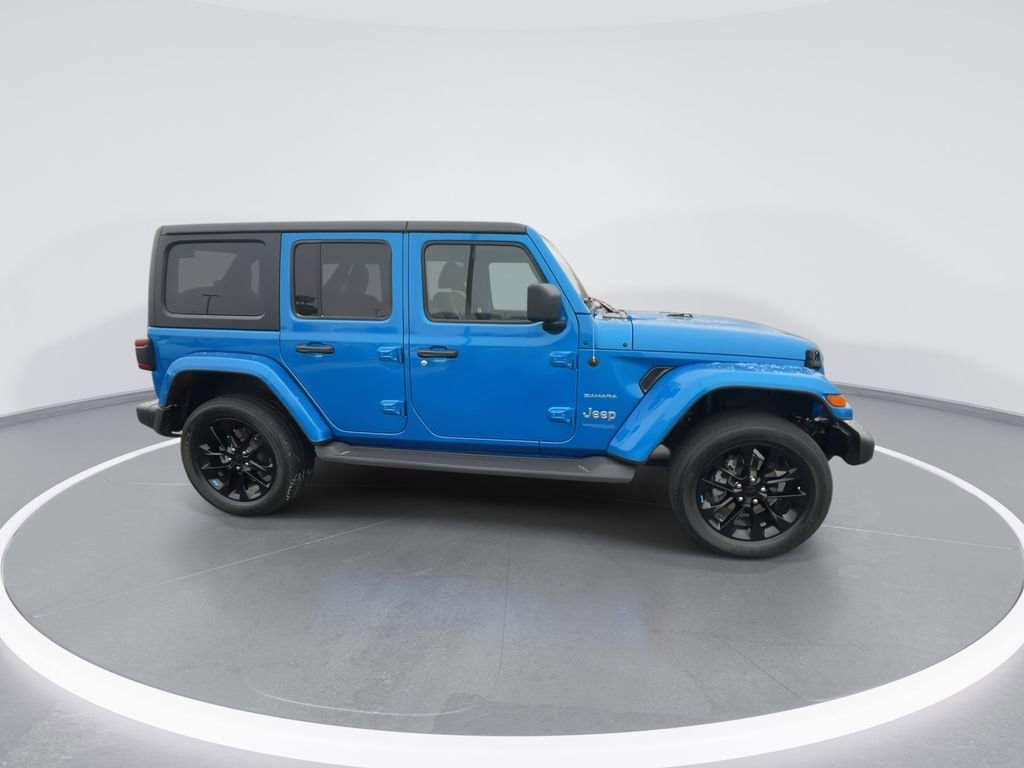 Used 2022 Jeep Wrangler Unlimited Sahara w/ Cold Weather Group image 9