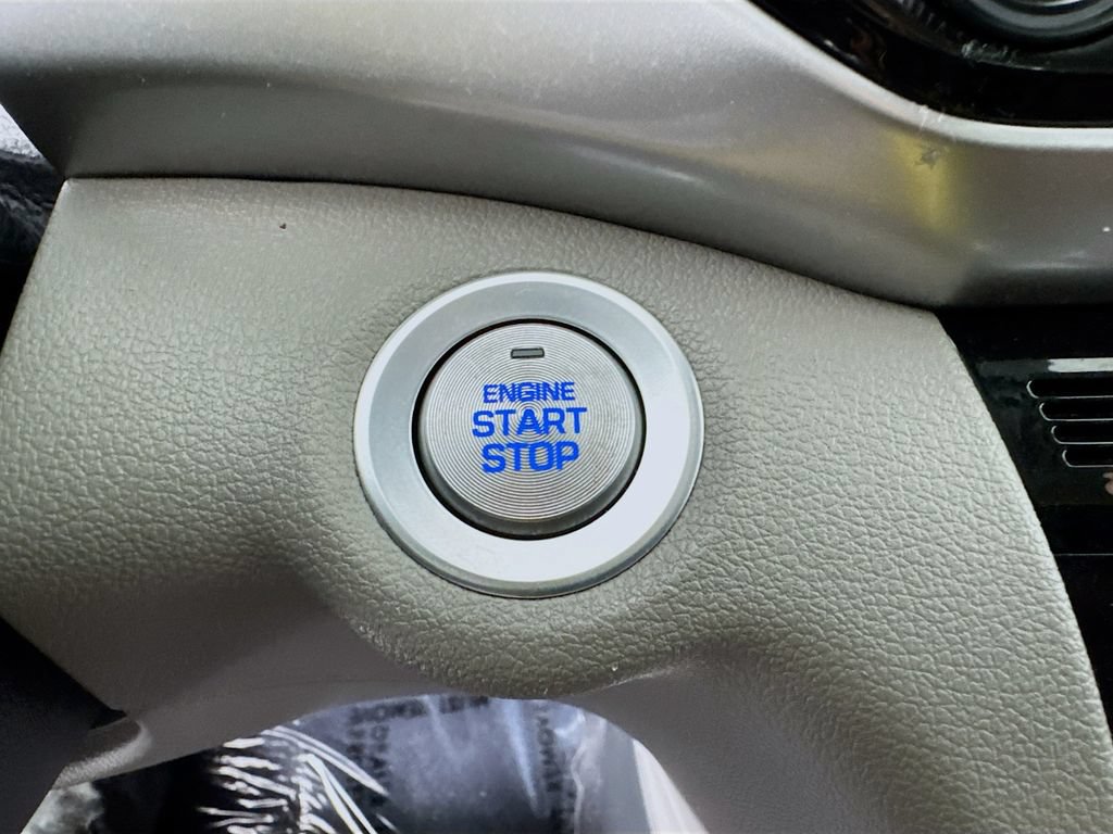 Used 2020 Hyundai Elantra Limited w/ Ultimate Package 03 FWD image 28
