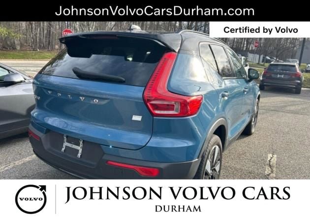 Certified 2024 Volvo XC40 Recharge Core RWD image 3