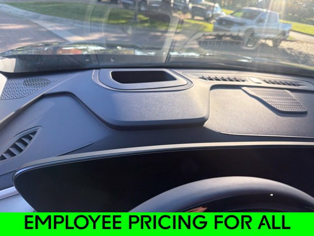 New 2027 Buick Enclave Avenir w/ LPO, Floor Liner Package AWD/4WD image 12