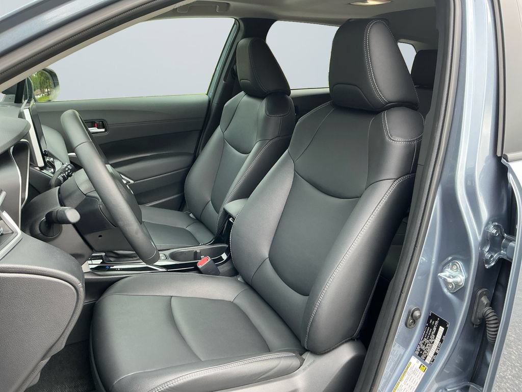 Certified 2025 Toyota Corolla Cross XLE w/ Convenience Package AWD/4WD image 11