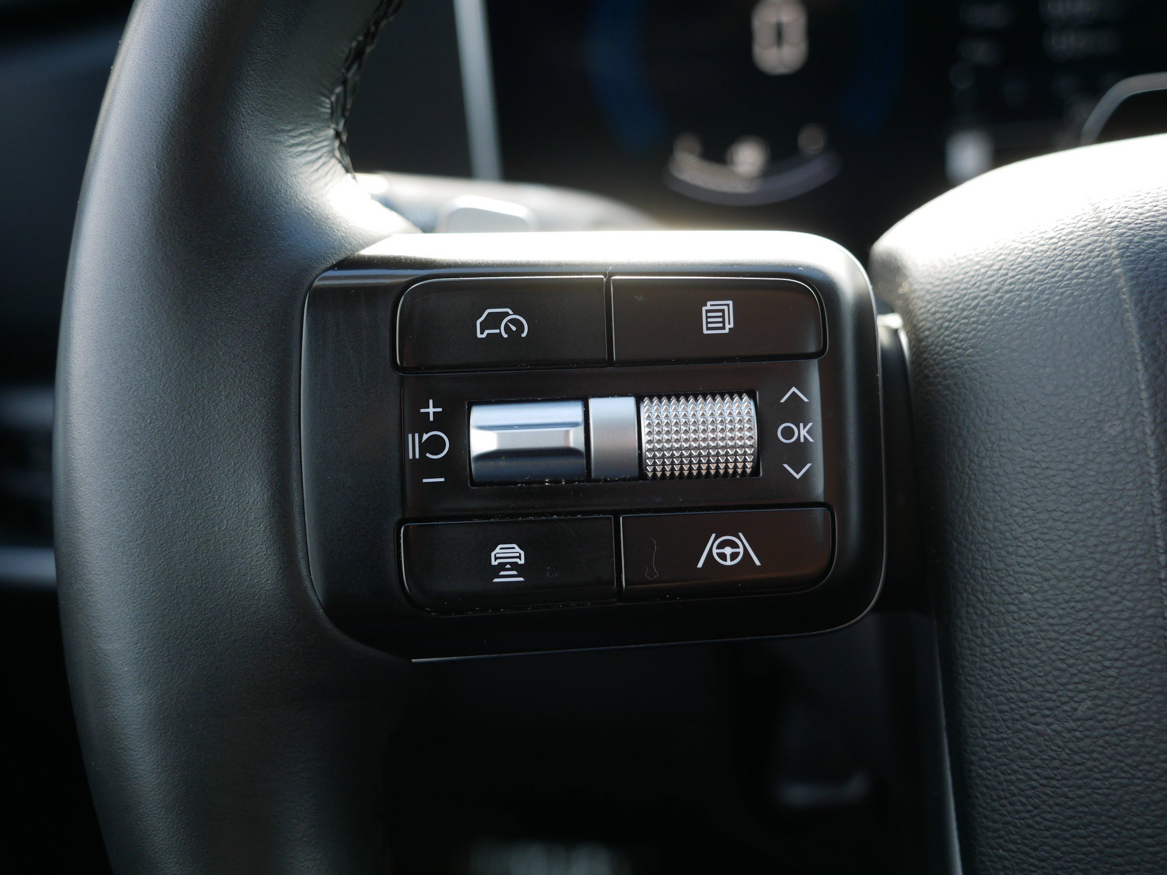 Used 2024 Hyundai Santa Fe SEL image 31